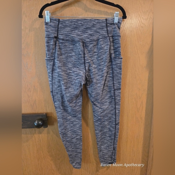 Gray Heathered Leggings - Picture 3 of 10